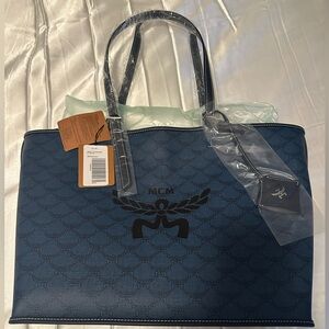 MCM Medium Lauretos Himmel Shopper Tote BNWT